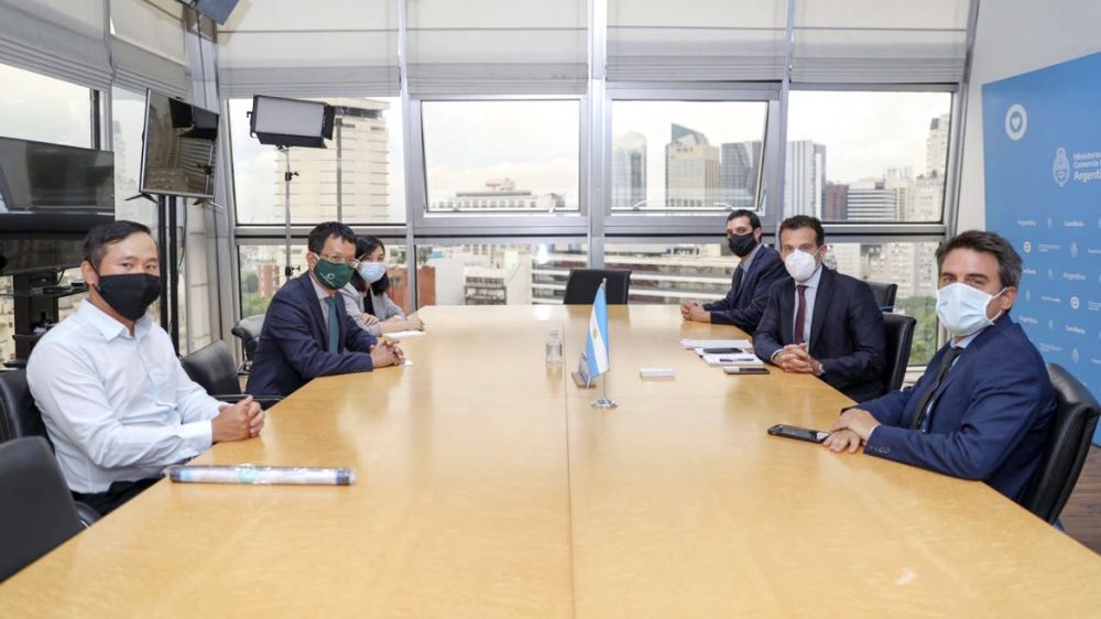 Vietnamese Ambassador meets Chief of Argentine Foreign Affairs Office